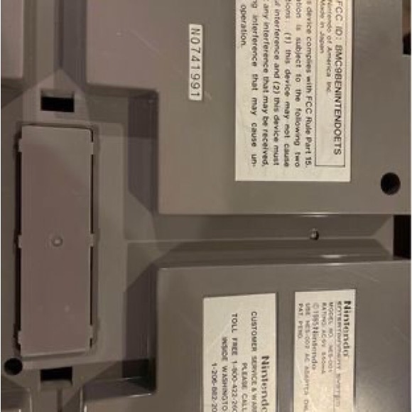 1985 Nintendo NES-001 with accessories and 2 games (Super Mario Bros., Tetris) - Picture 4 of 8